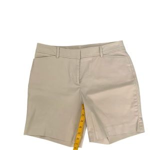 Talbots Khaki Perfect Short Size 6